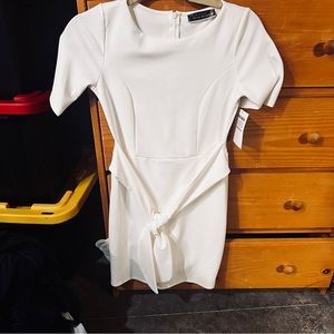 Beautiful white short sleeve dress